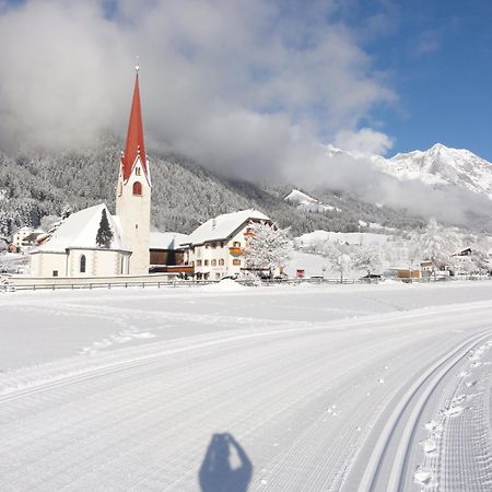 Hotel Messnerwirt Anterselva di Mezzo Eksteriør billede
