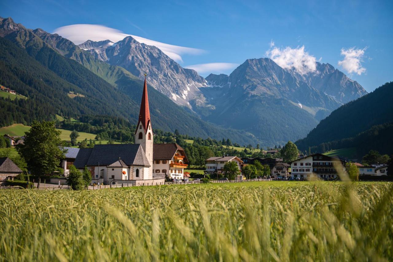 Hotel Messnerwirt Anterselva di Mezzo Eksteriør billede
