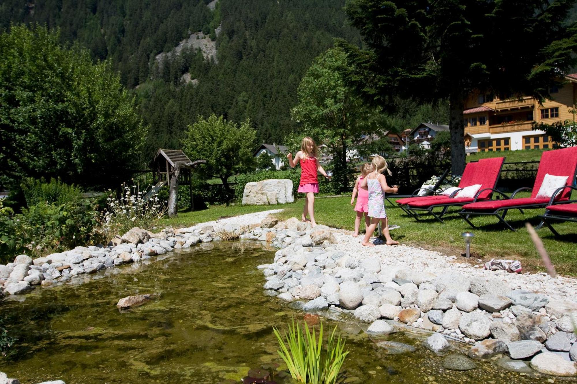 Hotel Messnerwirt Anterselva di Mezzo Eksteriør billede
