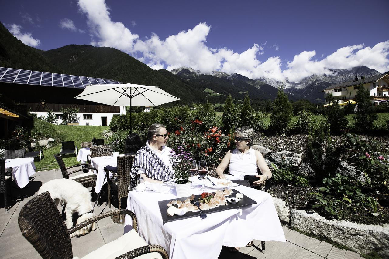 Hotel Messnerwirt Anterselva di Mezzo Eksteriør billede