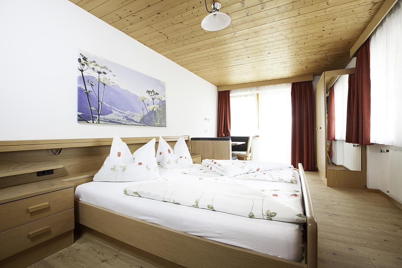 Hotel Messnerwirt Anterselva di Mezzo Eksteriør billede